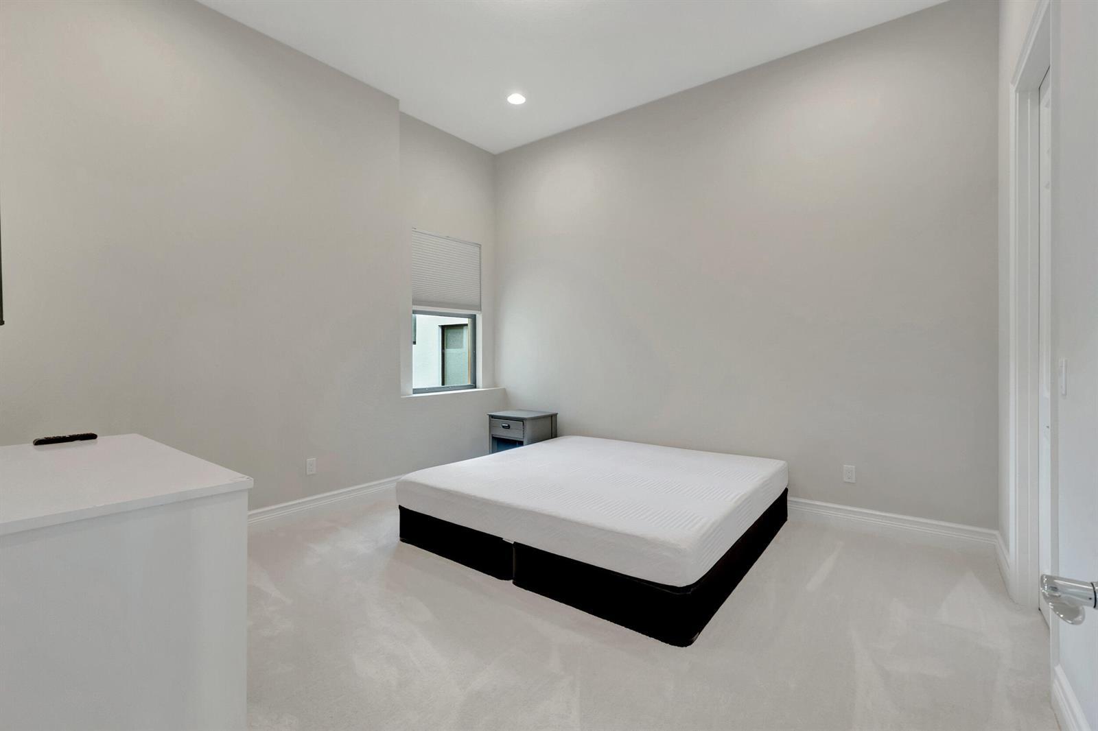 Building Photo - 9060 Dulcetto Ct