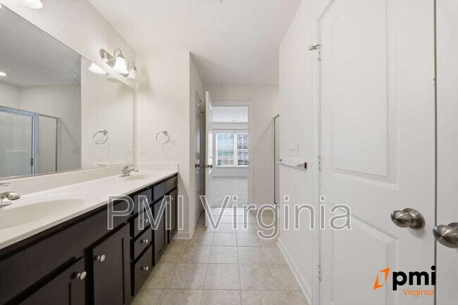 Building Photo - 4304 Cattail Ln