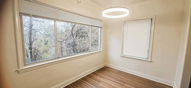 Building Photo - 710 S McClelland St