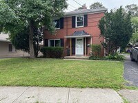 Building Photo - 1624 Roxbury Rd