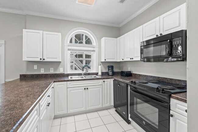 Building Photo - 686 Riverwalk Dr