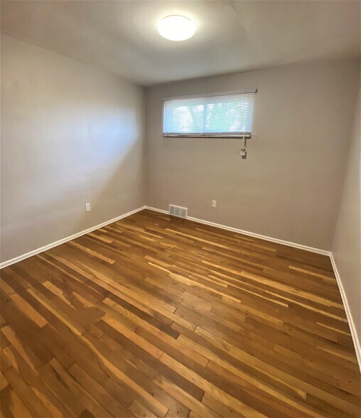 Building Photo - 754 Cottonwood Dr