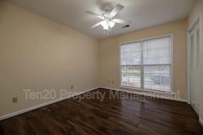 Building Photo - 5207 Grady Dr