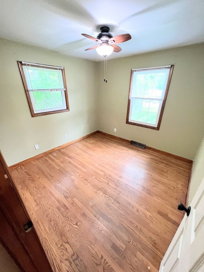 Building Photo - 3 Bedroom House in Campbell County