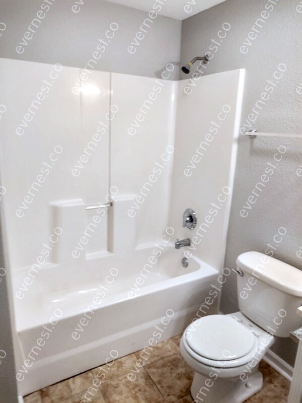 Building Photo - 4900 E 39th St