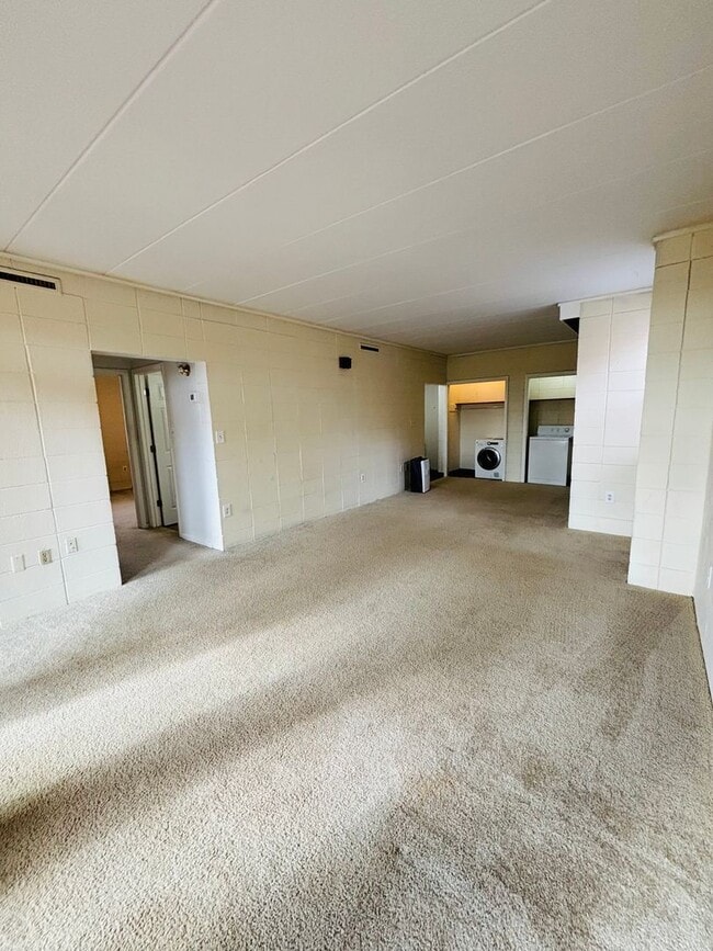 Building Photo - 904 Brightwood Manor Dr