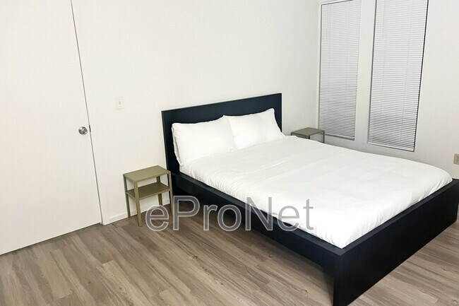 Building Photo - 4650 Koval Ln