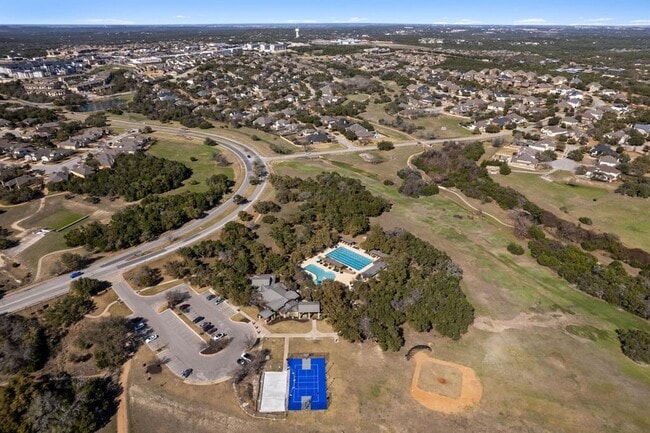 Building Photo - 209 Canterbury Dr