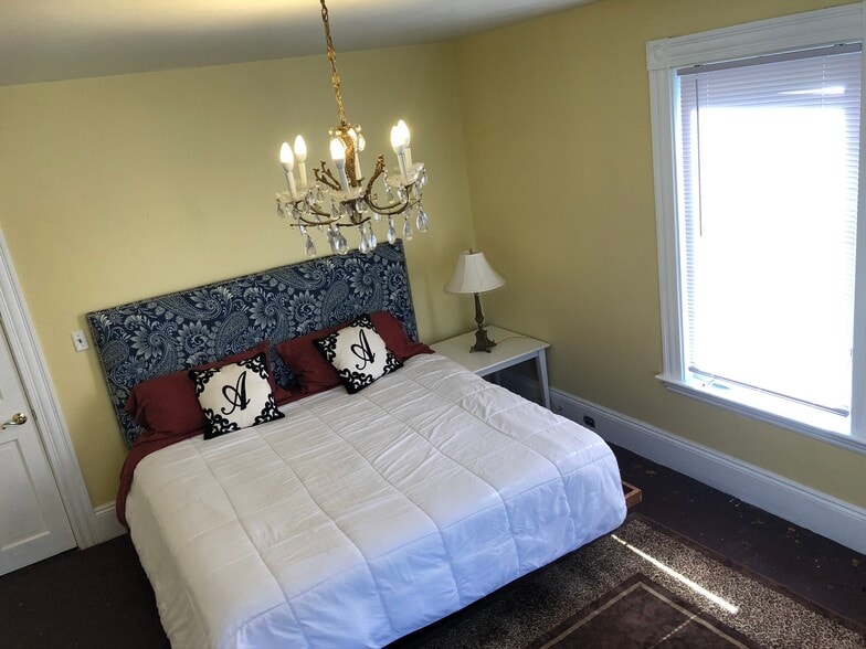 Building Photo - 10 Commonwealth Ave