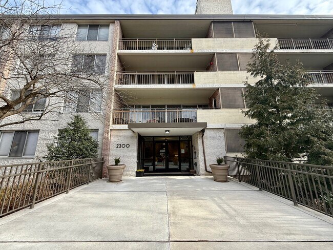 Building Photo - 2300 Riddle Ave