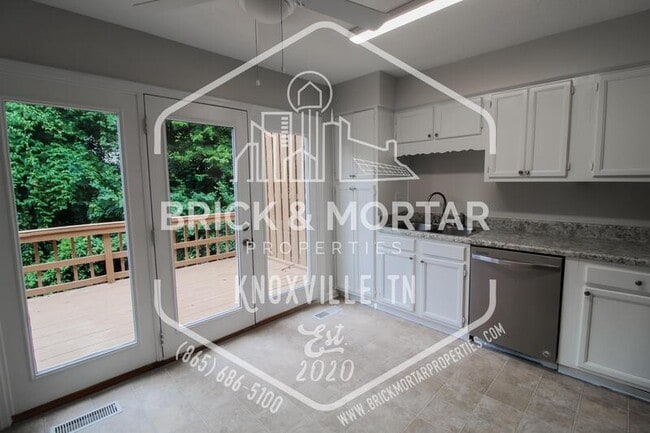 Building Photo - 4045 Heather Ct NW