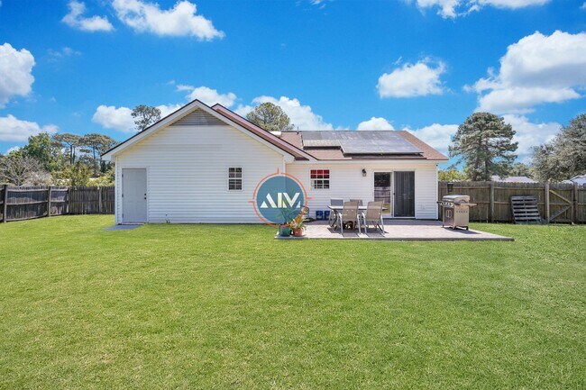 Building Photo - Beautiful 3 Bed 2 Bath Home located in his...