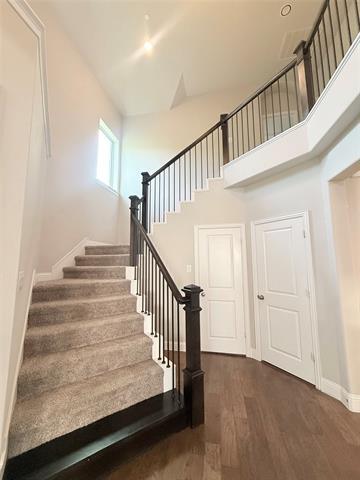 Building Photo - 6300 Hermosa Dr