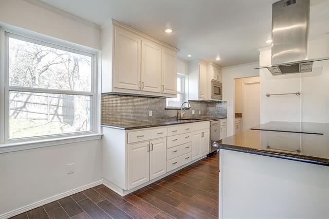 Building Photo - 2017 Garden Oaks Dr