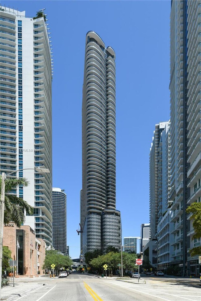 Building Photo - 1000 Brickell Ave