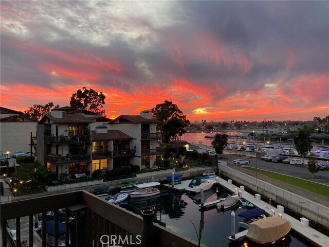 Building Photo - 5327 Marina Pacifica Dr
