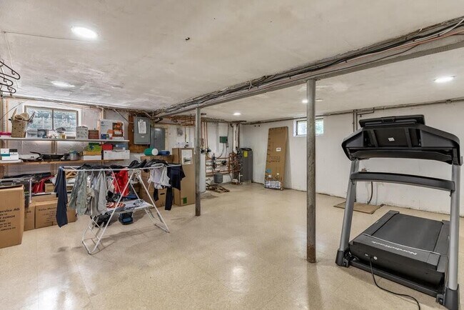 Building Photo - 15 Winchester Dr