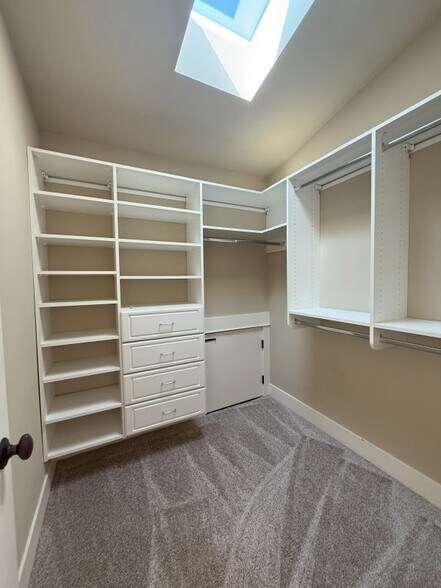 Building Photo - 2819 14th Ave W