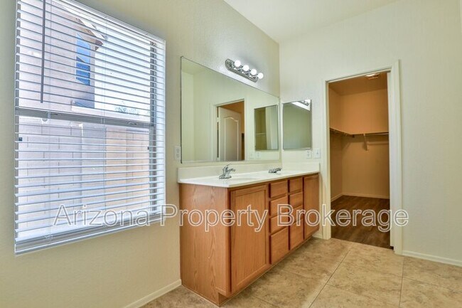 Building Photo - 2736 W Mineral Butte Dr
