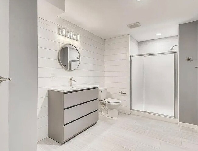 Building Photo - Stunning 4BR/5BA Eden Prairie Home W/Conservation Area Views Available 4/15!