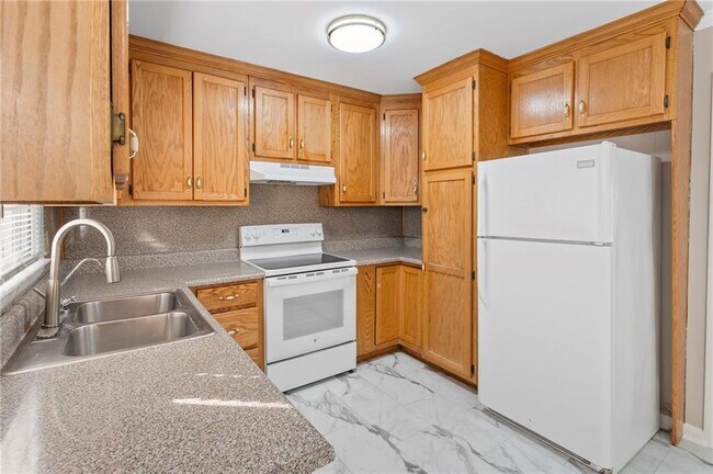 Building Photo - 320 Crossville Ct