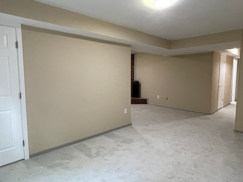 Building Photo - 10540 Assembly Dr