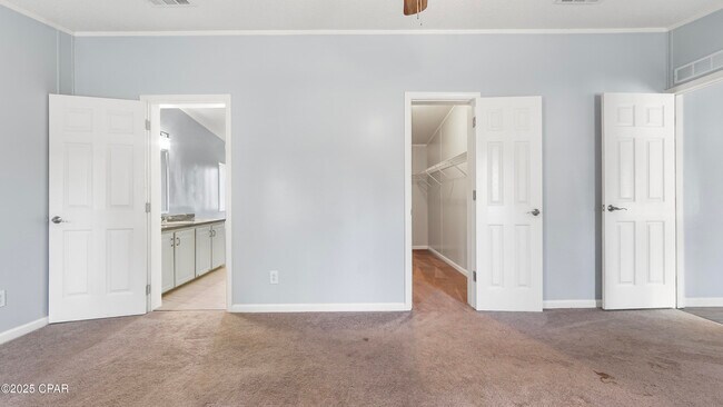 Building Photo - 12808 Clear Creek Rd