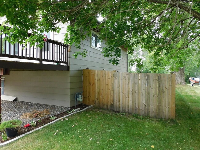 Building Photo - 822 Beech St