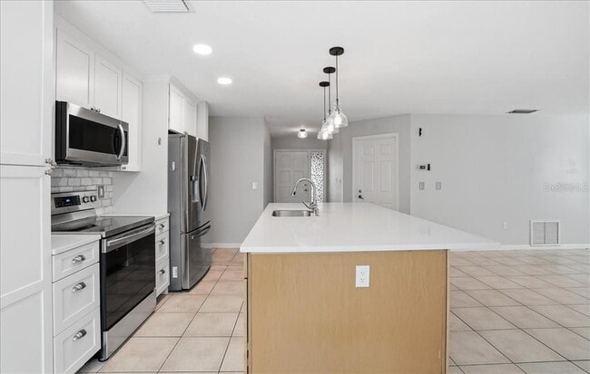 Building Photo - 6808 Friendship Dr