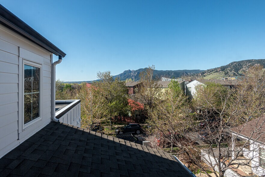 Building Photo - 1575 Zamia Ave