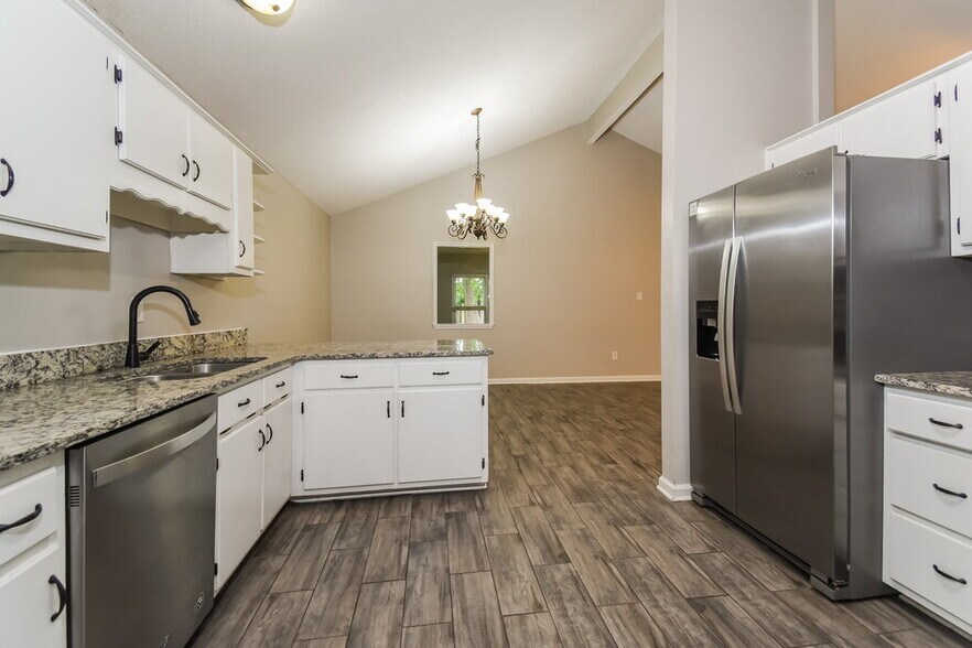 Building Photo - 7189 Atterbury Cir W