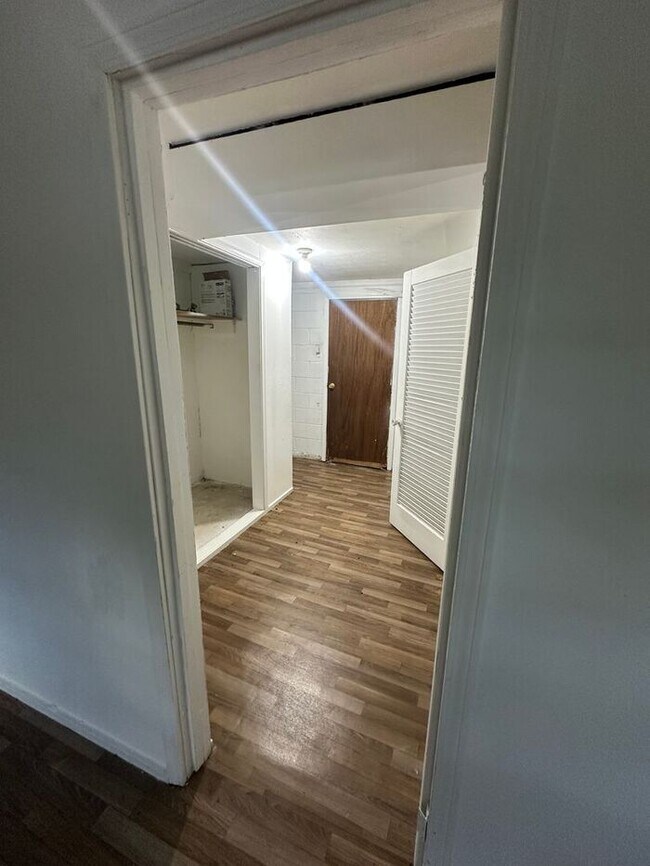 Building Photo - COMING SOON! Charming Split-Level Single-F...