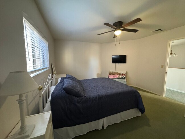 Building Photo - 2834