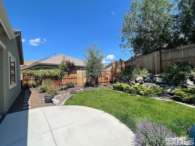 Building Photo - 774 Sweet Briar Ln