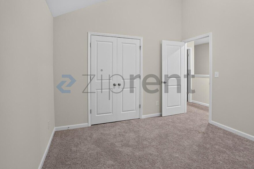 Building Photo - Unit