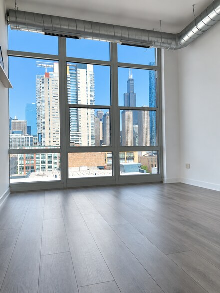 Building Photo - 909 W Washington Blvd