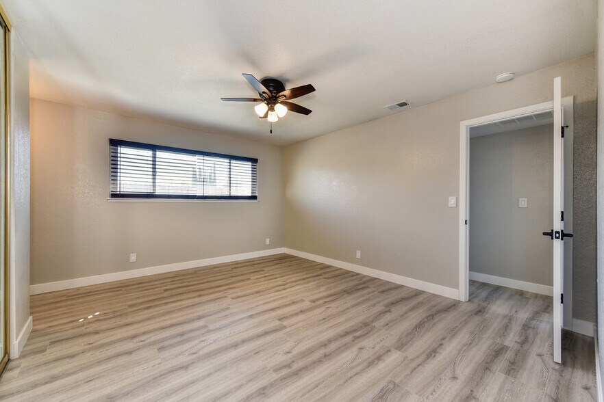 Building Photo - 9626 Knickers Ct