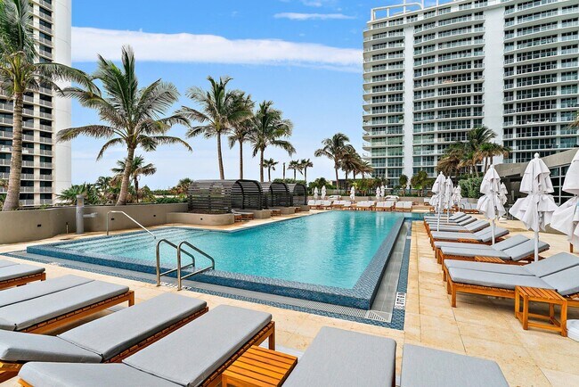 Building Photo - 3100 N Ocean Dr