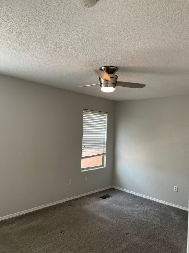 Building Photo - 2 bed 2.5 bath townhome located in a Gated...