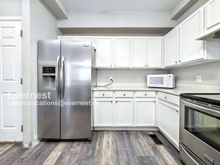 Building Photo - 9758 Laredo St.