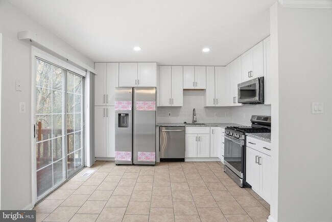 Building Photo - 2760 Brier Pond Cir