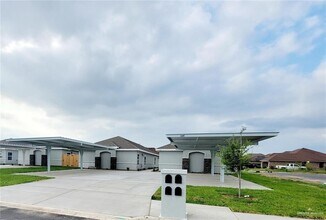 Building Photo - 13 13th St