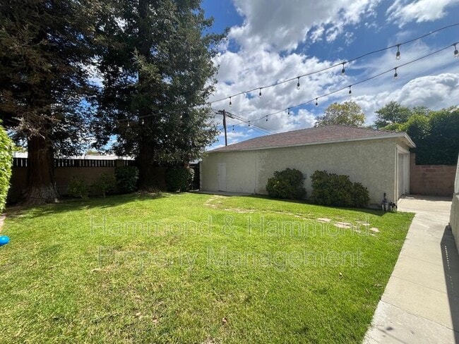 Building Photo - 18029 Santa Rita St