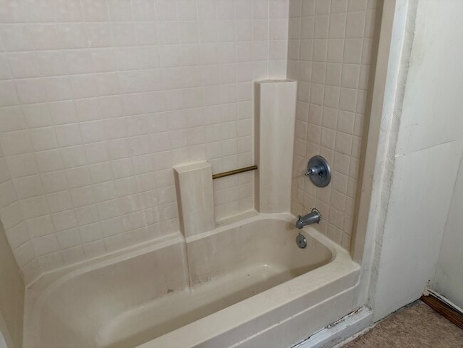 Building Photo - 215 Adams St