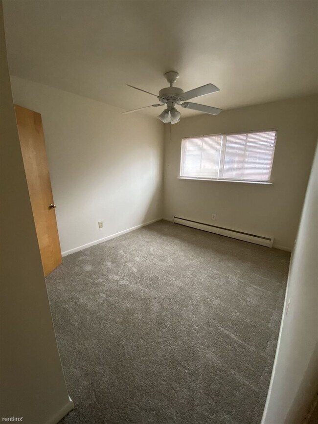 Building Photo - 17161 Denver St