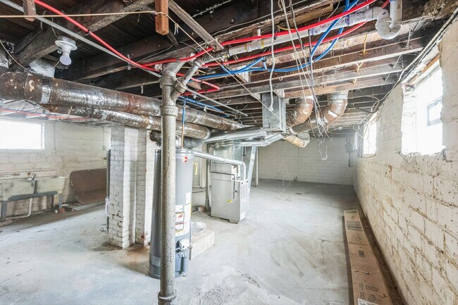 Building Photo - 15714 Corsica Ave