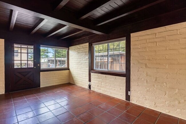 Building Photo - Pacific Grove Coastal Cottage – 2 Bedroom