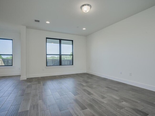 Building Photo - 12327 Maypole Bend
