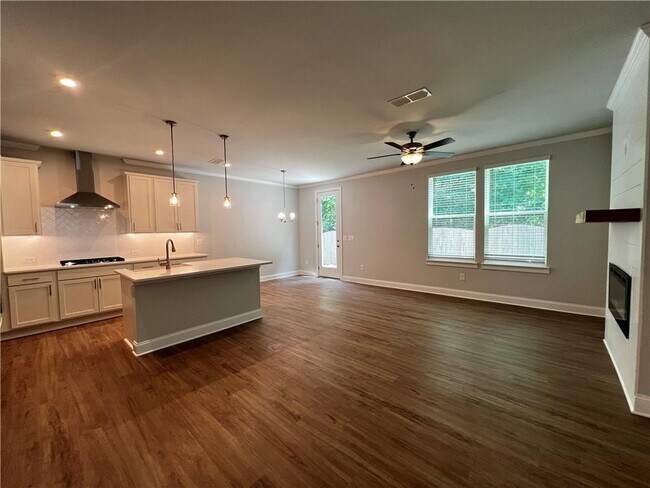 Building Photo - 713 Stickley Oak Way