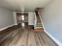 Building Photo - Newly Renovated 3 Bedroom and 1 Bathroom T...